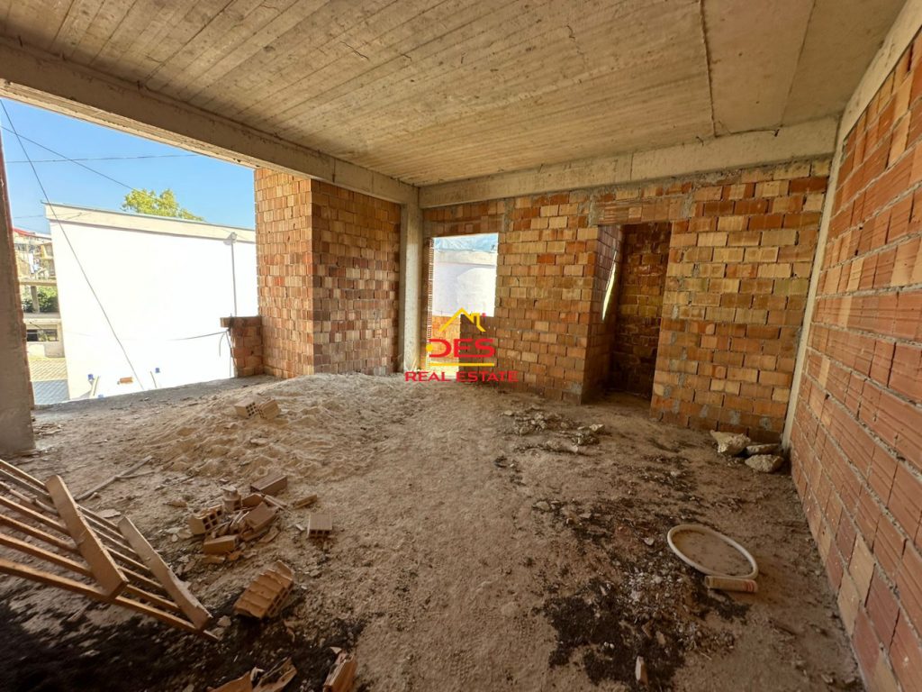 Bild 11 – Zum Verkauf: Zweistöckiges Haus mit einem Keller in Orikum