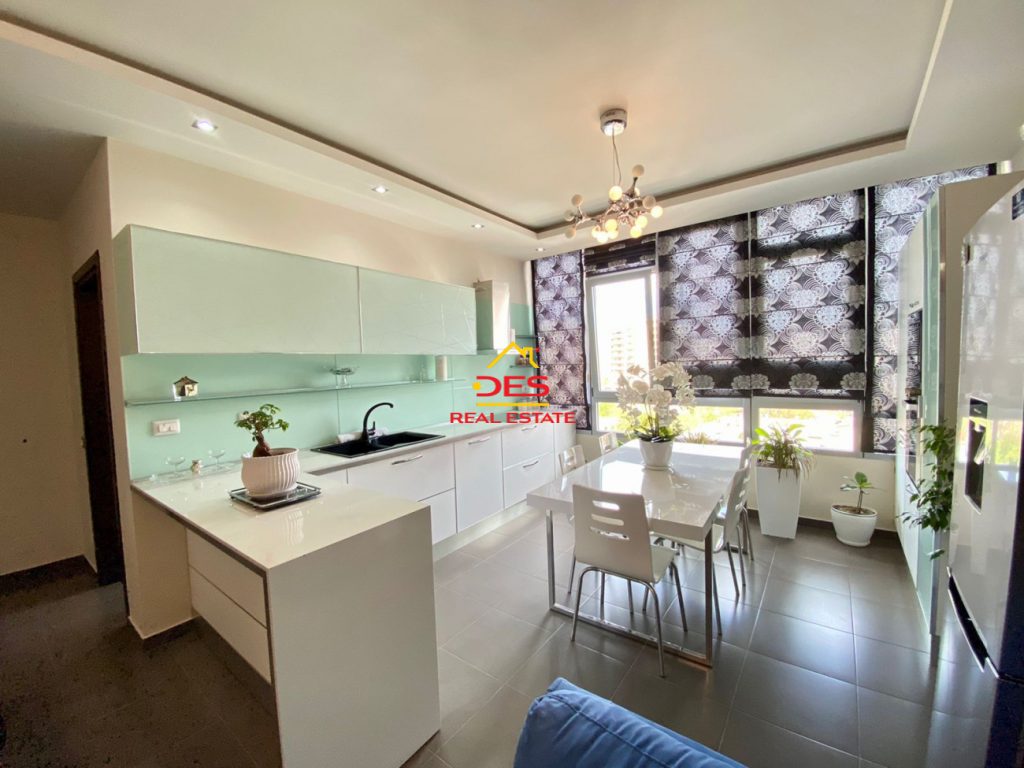 Bild 5 – Zum Verkauf steht eine 2+1 Wohnung am Lungomare, Vlora (Zweite Reihe).