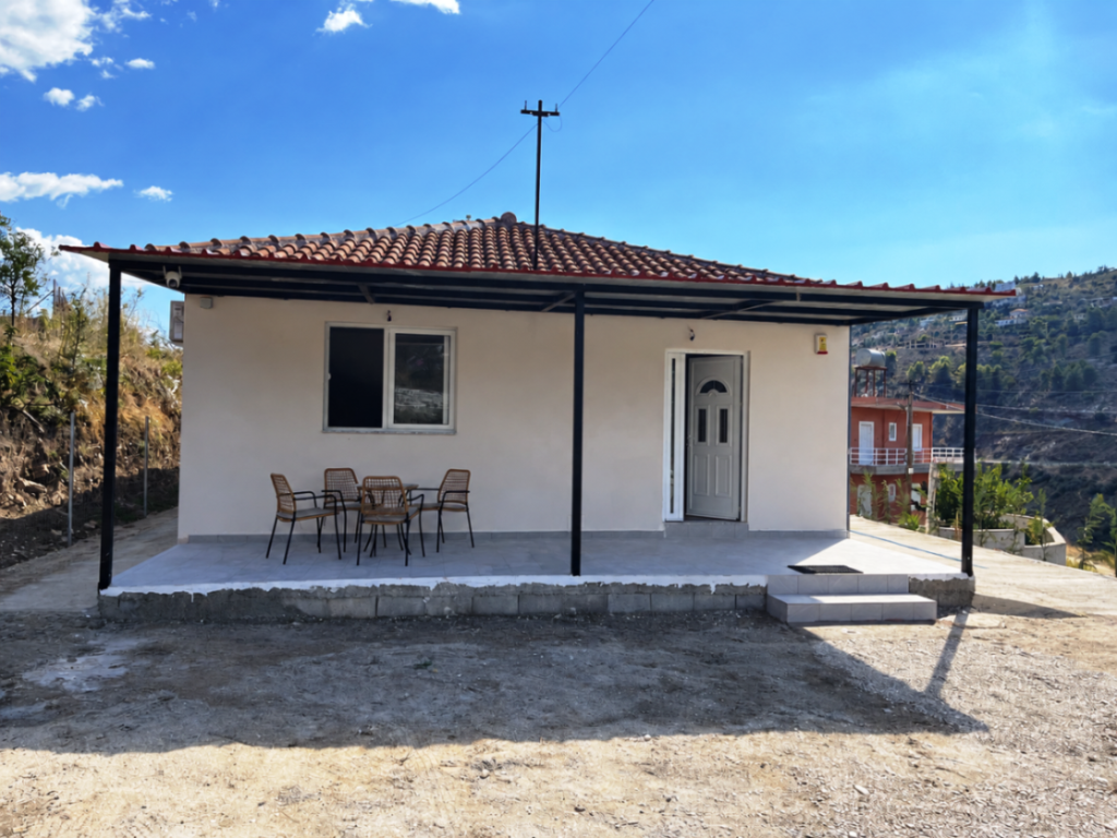 Bild 4 – Möbliertes Haus in Saranda-Metoq – große Veranda, 3 Stellplätze, Homeoffice & 24/7-Alarmüberwachung